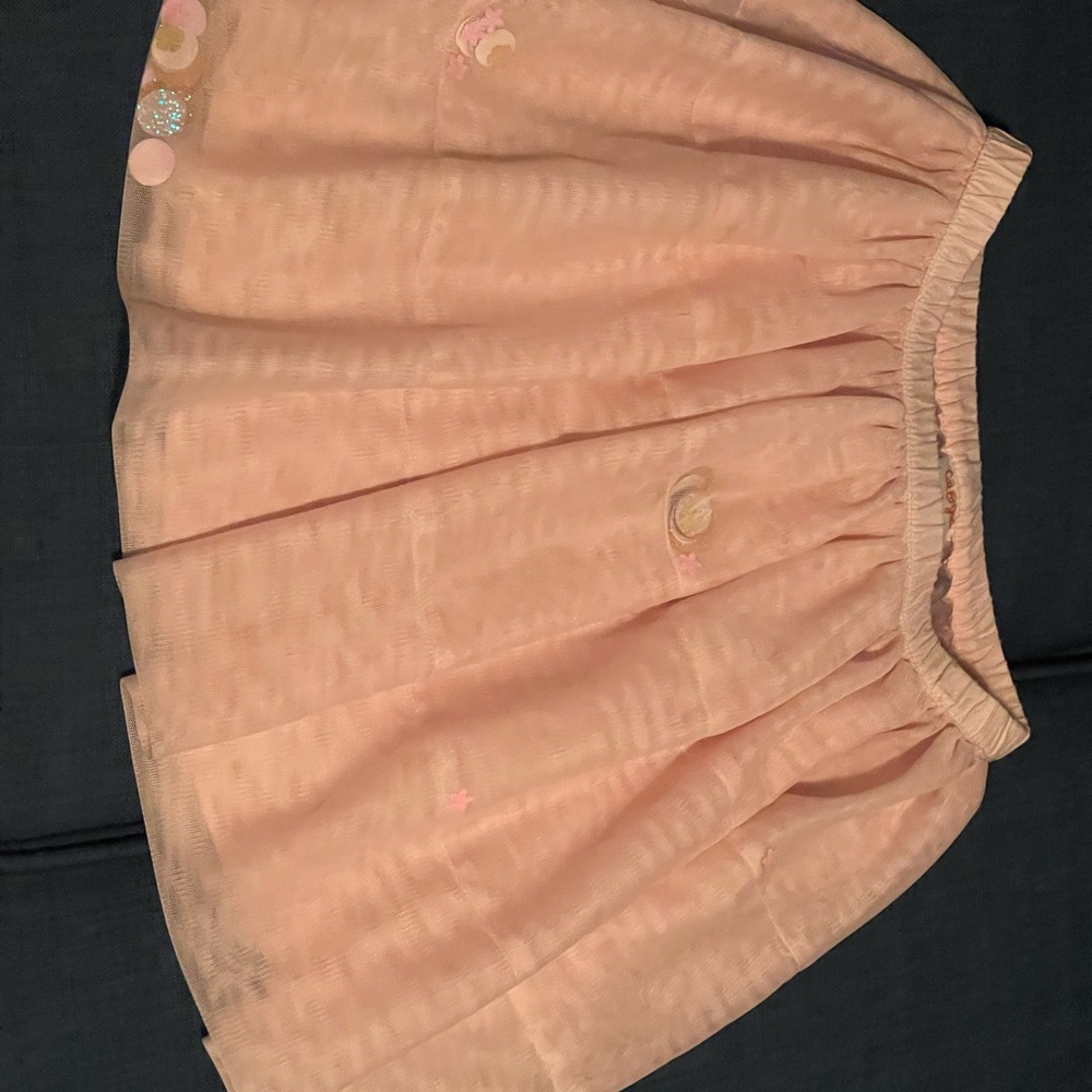 Super cute 3D pink skirt.